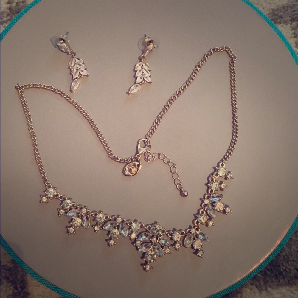 Necklace and earrings set